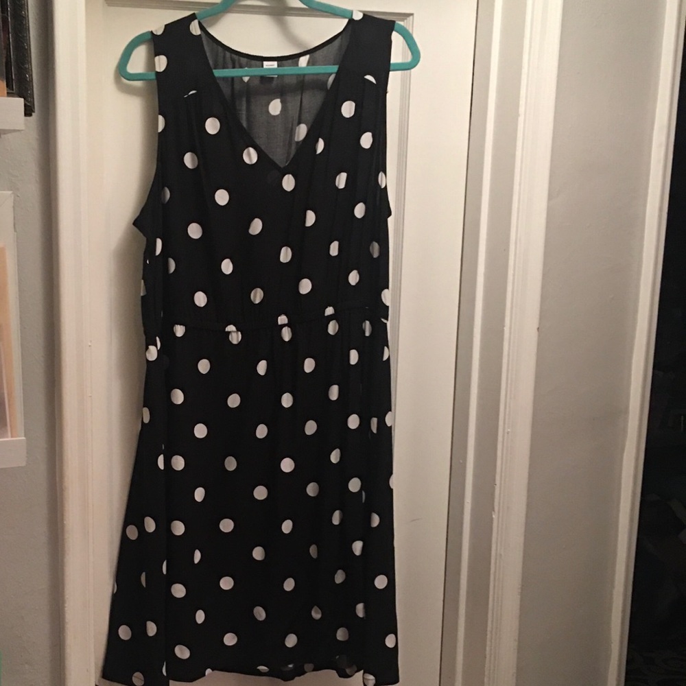 Adorable B/W polka dot dress (new) - Ladies XL